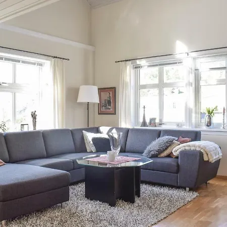 Four Bedroom Holiday In Tyssebotnen *